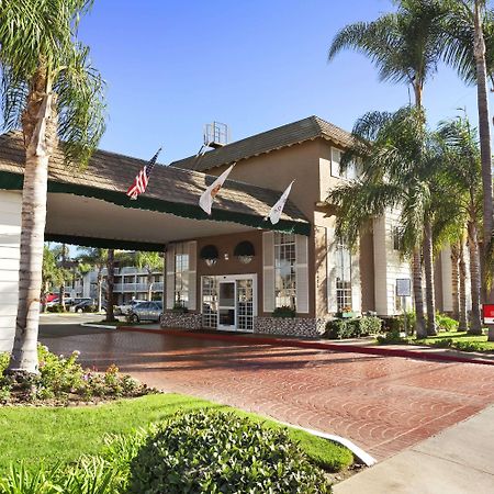 Ramada By Wyndham Costa Mesa/Newport Beach Dış mekan fotoğraf