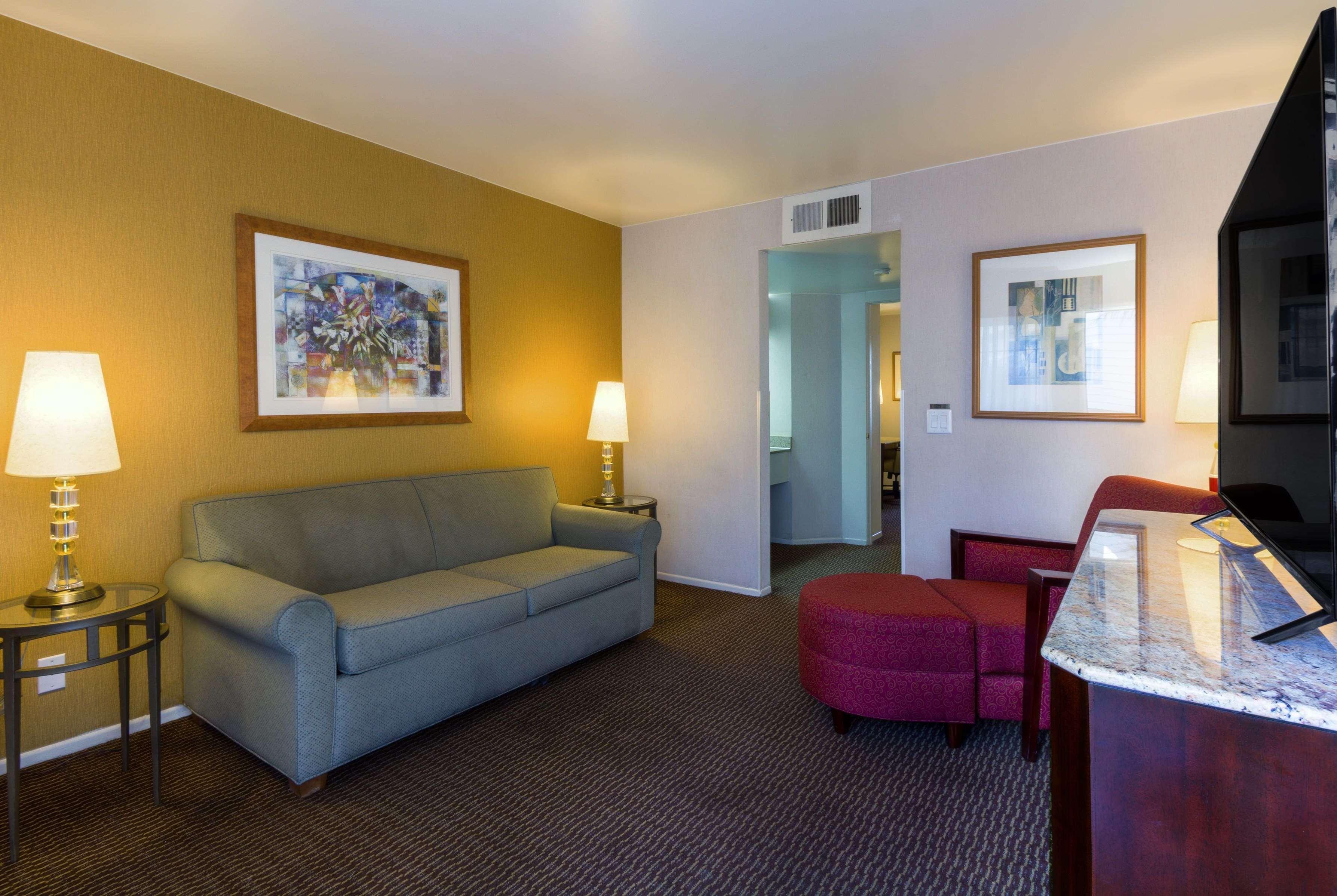 Ramada By Wyndham Costa Mesa/Newport Beach Dış mekan fotoğraf