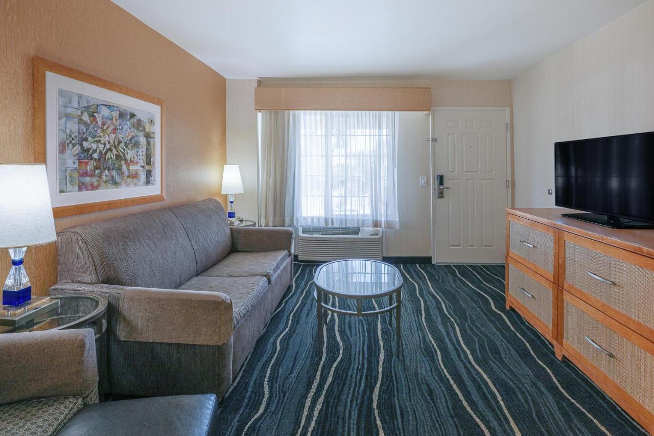 Ramada By Wyndham Costa Mesa/Newport Beach Dış mekan fotoğraf