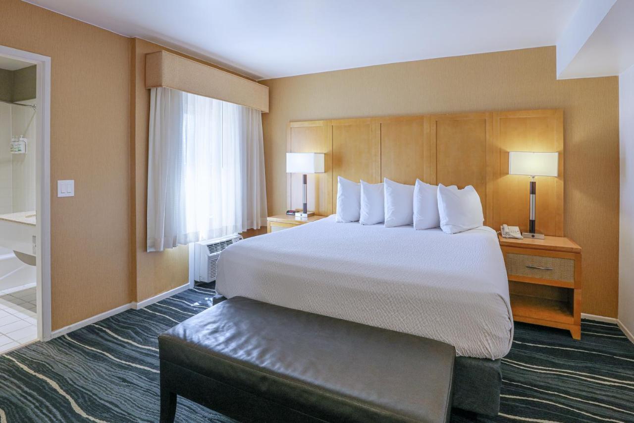 Ramada By Wyndham Costa Mesa/Newport Beach Dış mekan fotoğraf