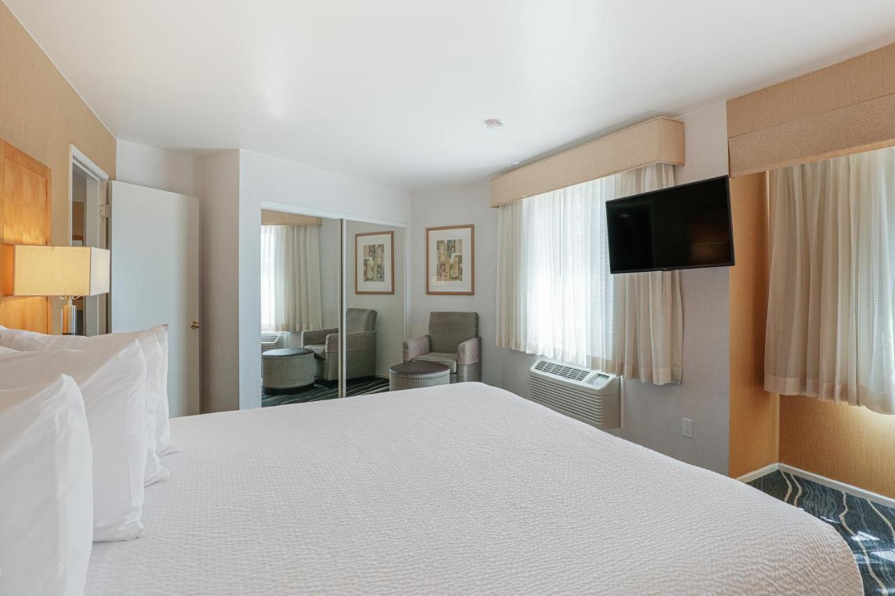 Ramada By Wyndham Costa Mesa/Newport Beach Dış mekan fotoğraf