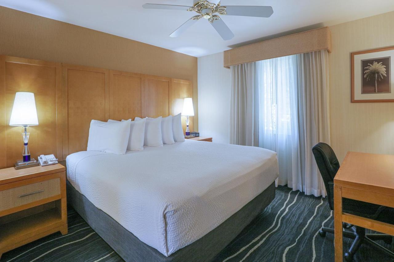 Ramada By Wyndham Costa Mesa/Newport Beach Dış mekan fotoğraf