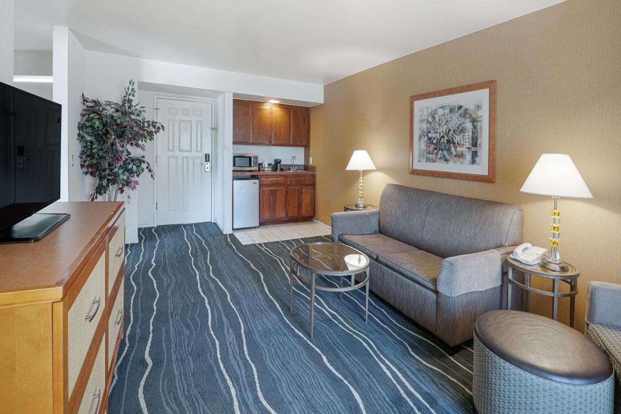 Ramada By Wyndham Costa Mesa/Newport Beach Dış mekan fotoğraf