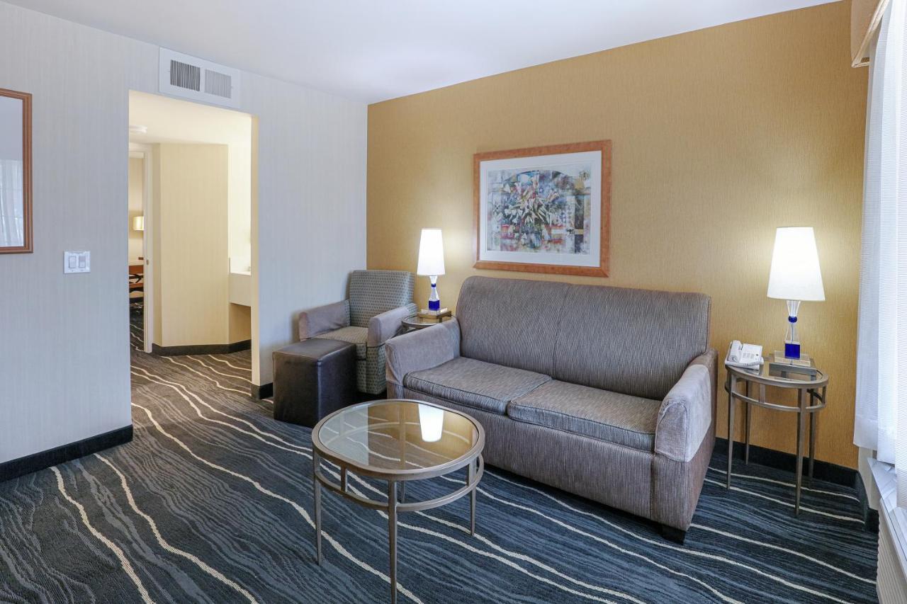 Ramada By Wyndham Costa Mesa/Newport Beach Dış mekan fotoğraf