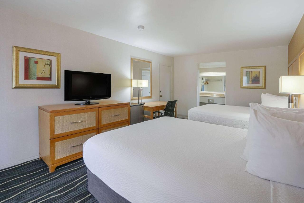 Ramada By Wyndham Costa Mesa/Newport Beach Dış mekan fotoğraf