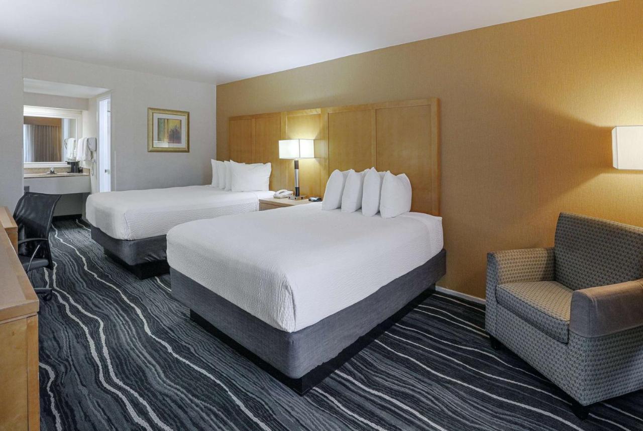 Ramada By Wyndham Costa Mesa/Newport Beach Dış mekan fotoğraf