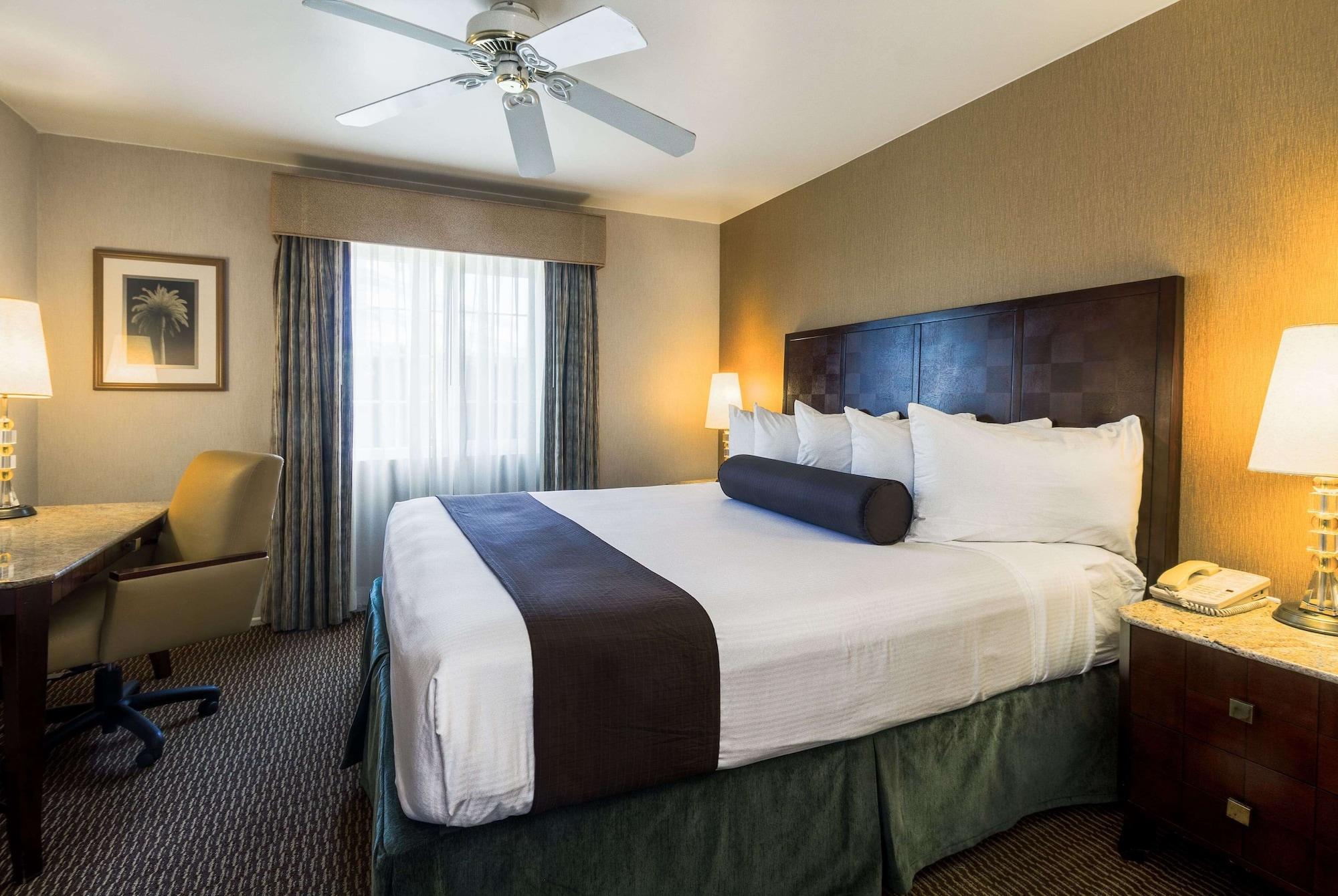 Ramada By Wyndham Costa Mesa/Newport Beach Dış mekan fotoğraf