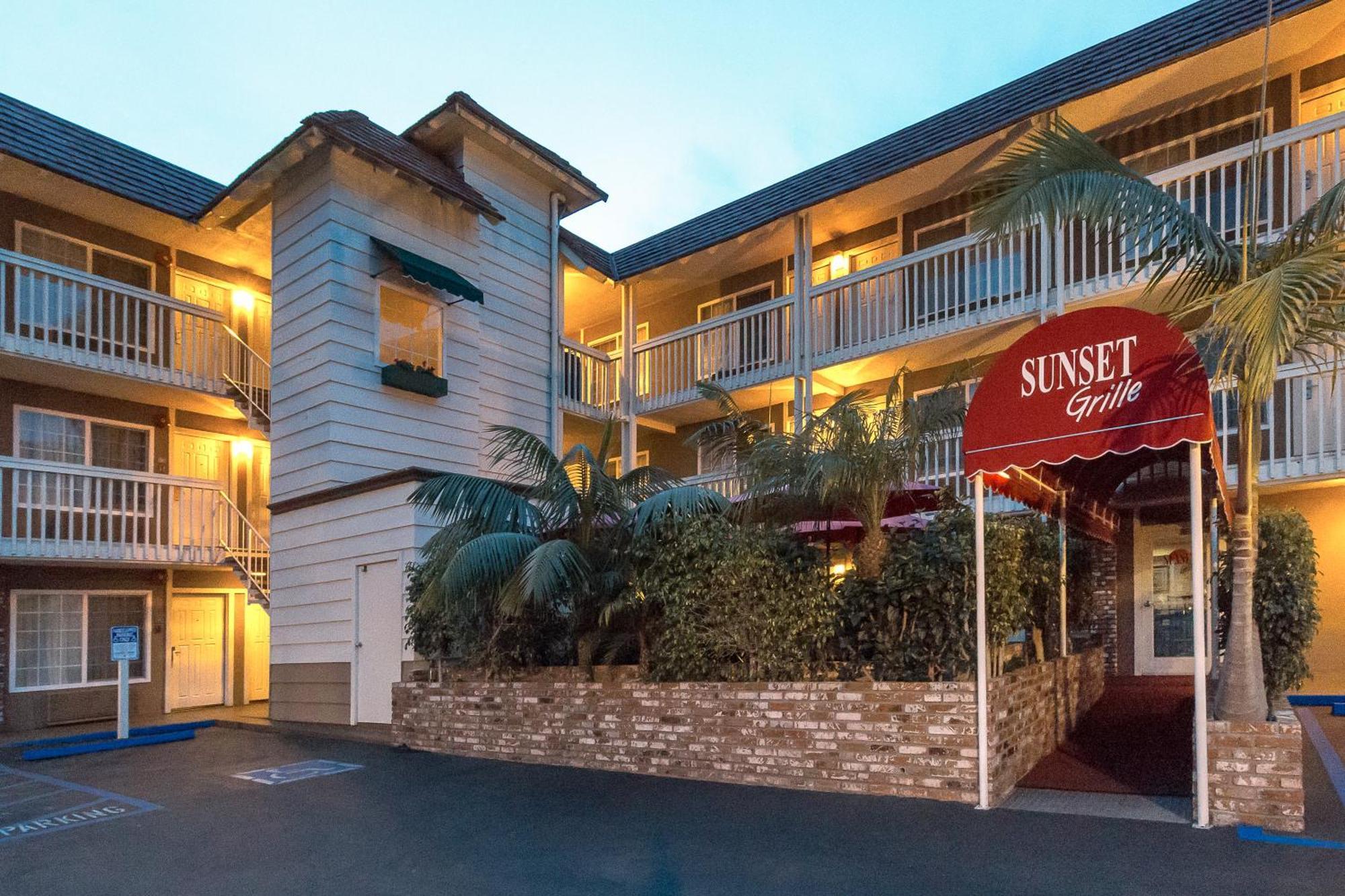Ramada By Wyndham Costa Mesa/Newport Beach Dış mekan fotoğraf