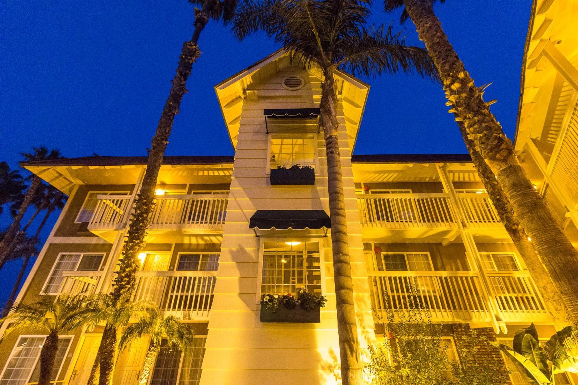 Ramada By Wyndham Costa Mesa/Newport Beach Dış mekan fotoğraf