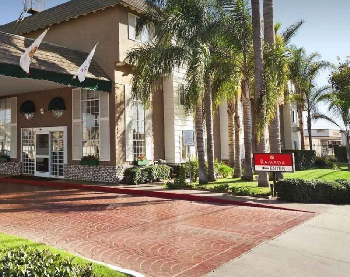 Ramada By Wyndham Costa Mesa/Newport Beach Dış mekan fotoğraf